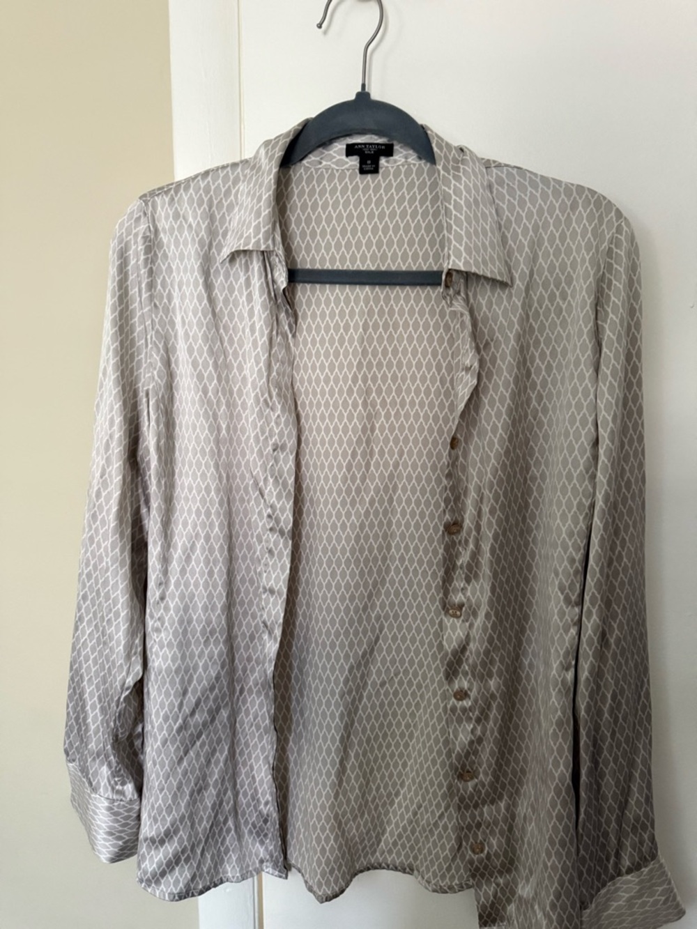 Ann Taylor Light Gray Patterned silk Shirt Jacket